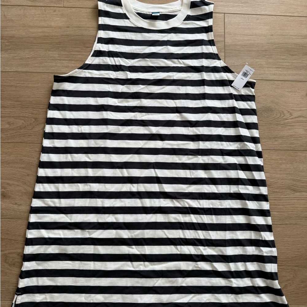 Old Navy Black and White Striped Dress